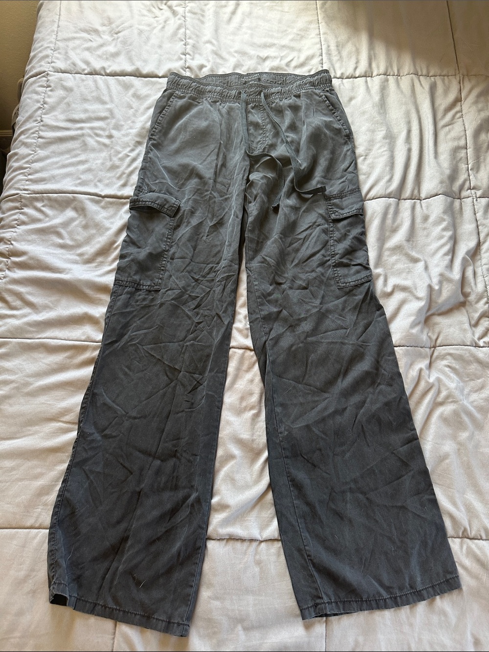 Straight Leg Cargo Pants in Charcoal Gray